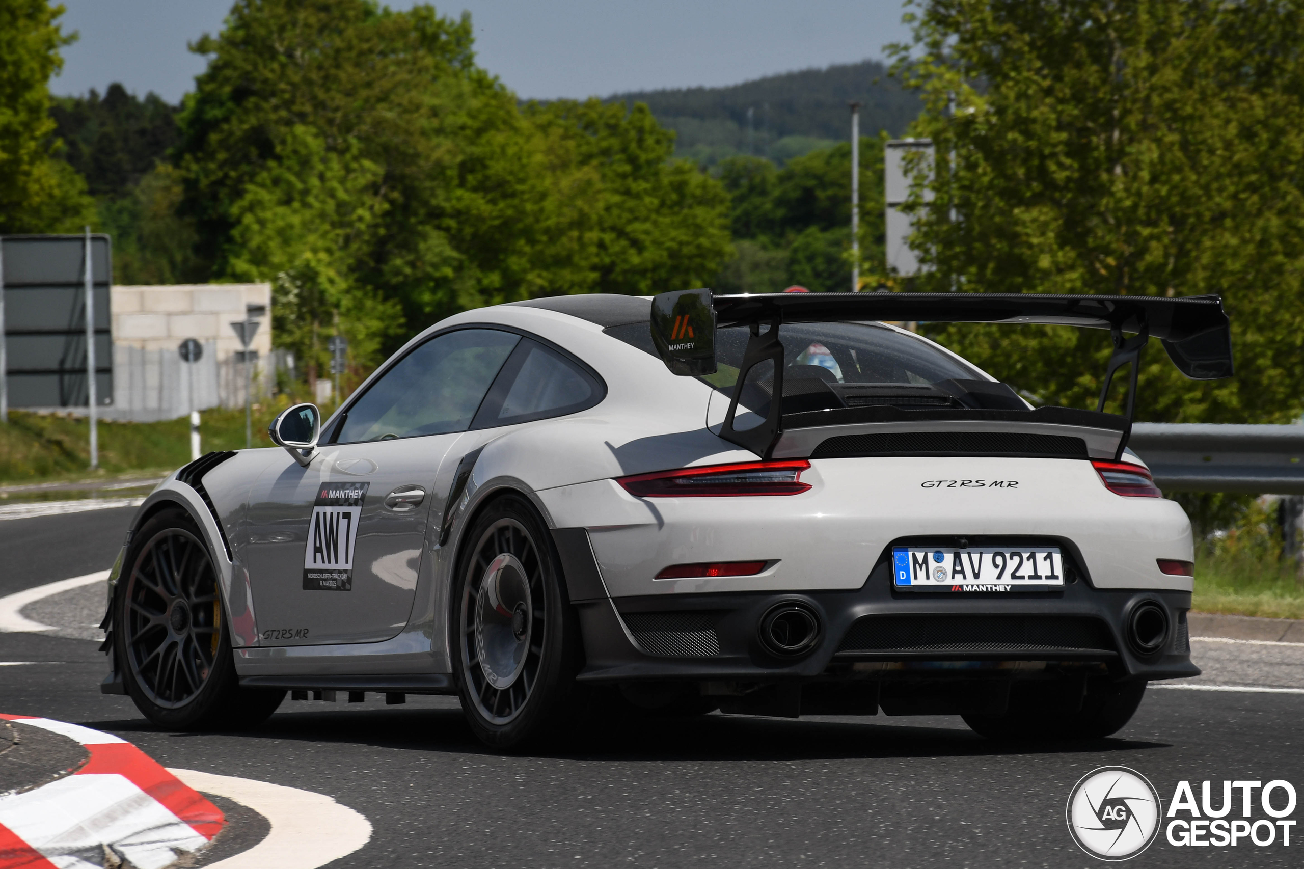 Porsche 991 GT2 RS Weissach Package Manthey Racing