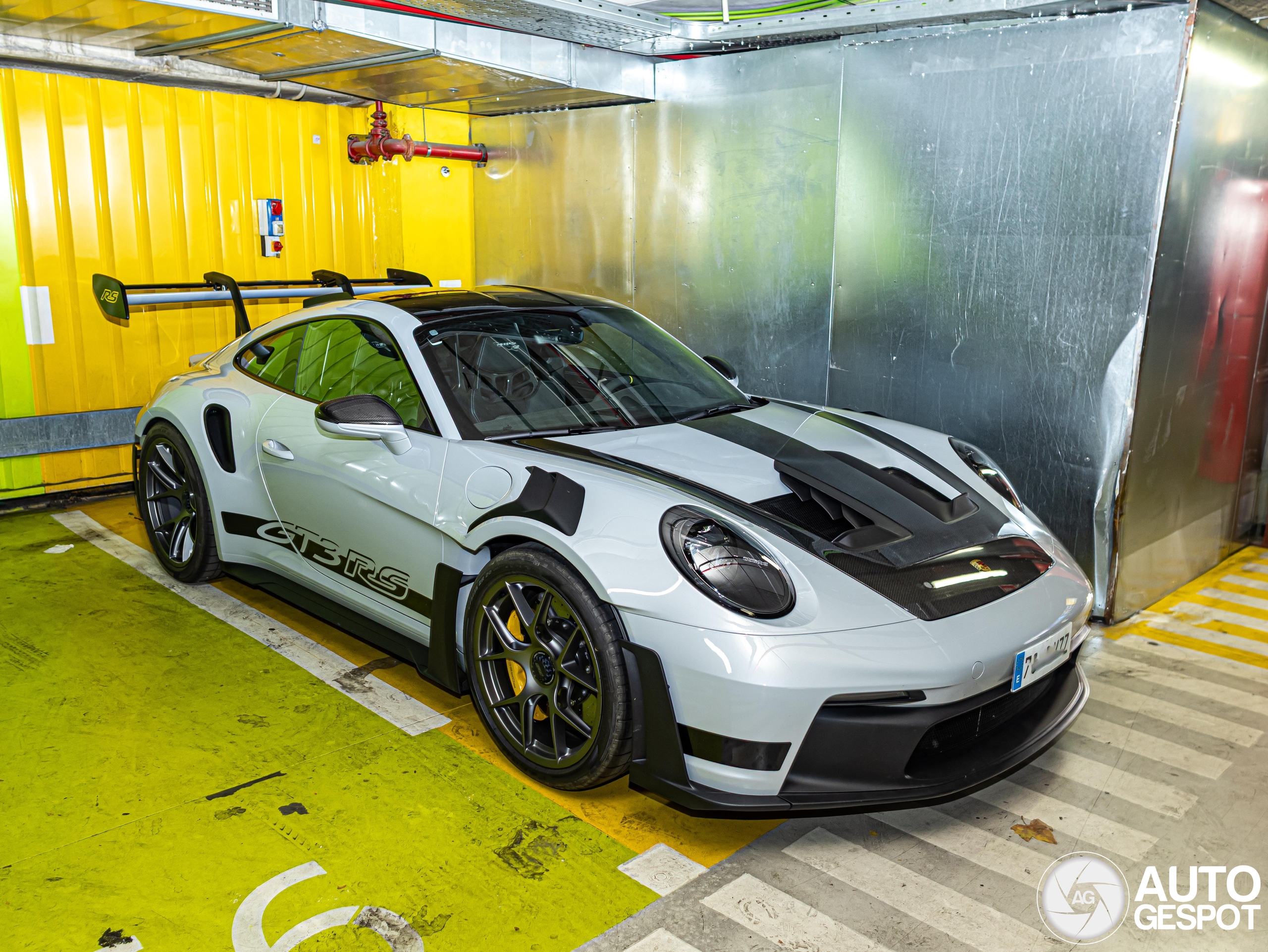 Porsche 992 GT3 RS MkI Weissach Package