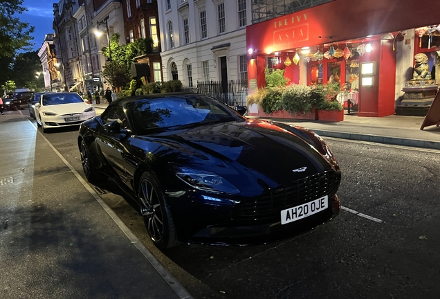 Aston Martin DB11 V8 Volante