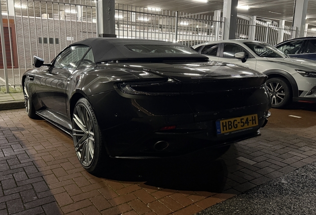 Aston Martin DBX707