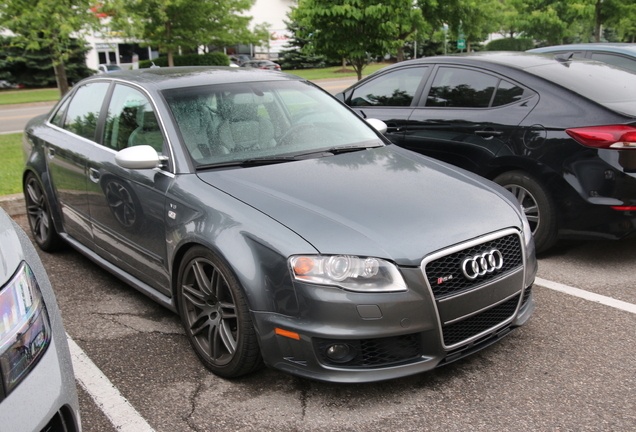 Audi RS4 Sedan
