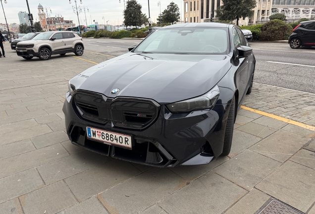 BMW M5 G90