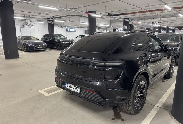 Porsche Macan EV Turbo