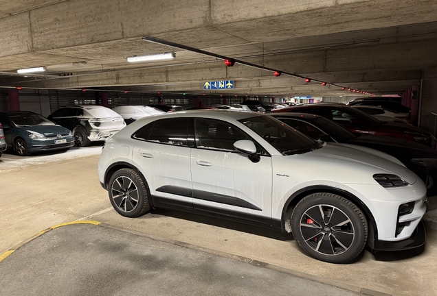 Porsche Macan EV Turbo