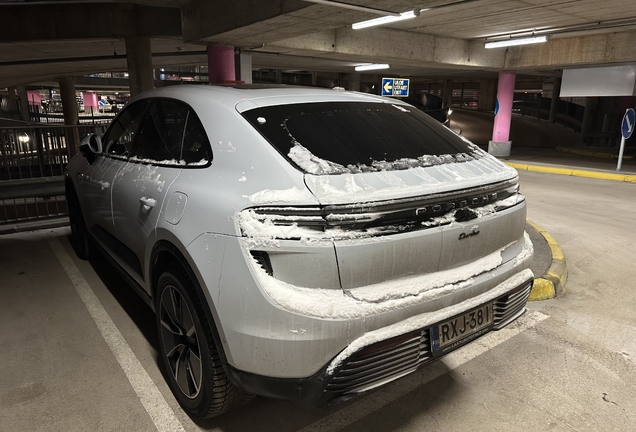 Porsche Macan EV Turbo