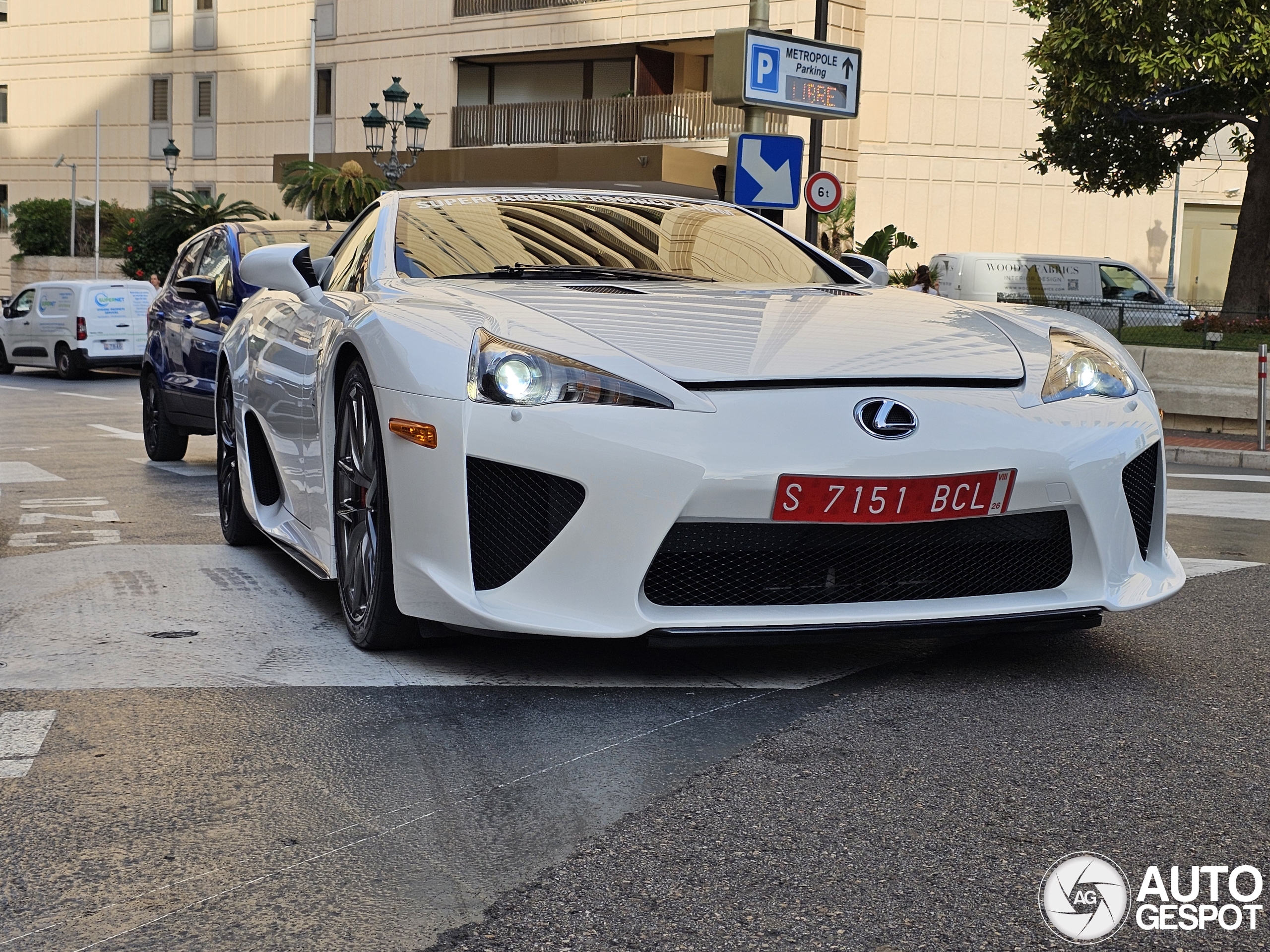 Deze Lexus LFA in Monaco bewijst waarom geduld beloond wordt