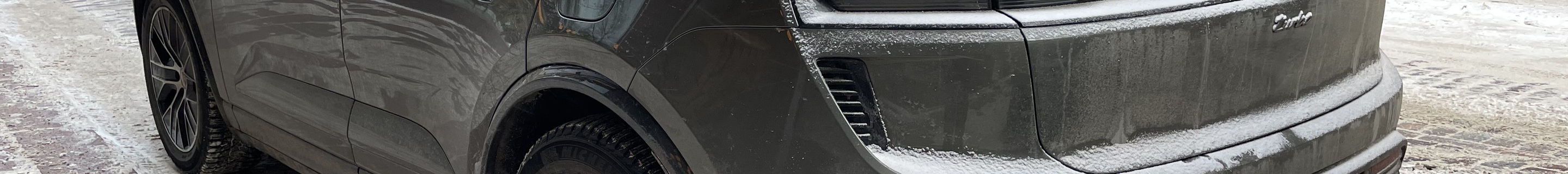 Porsche Macan EV Turbo