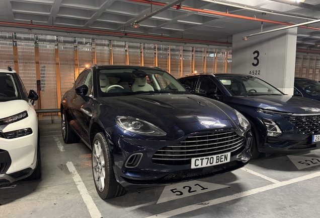 Aston Martin DBX