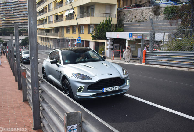 Aston Martin DBX
