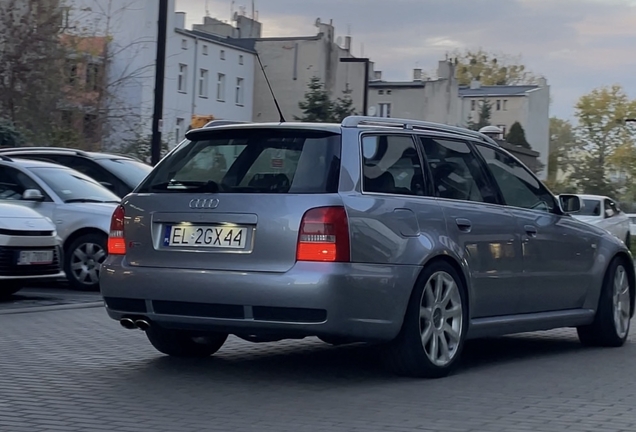 Audi RS4 Avant B5