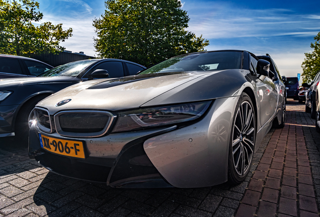 BMW i8 Roadster