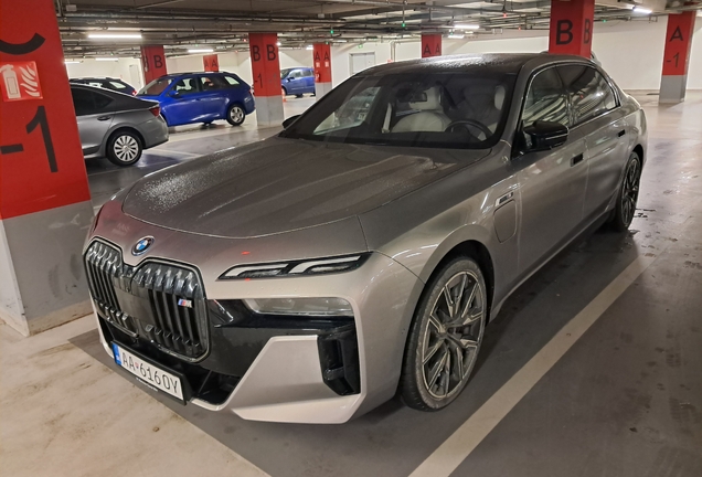 BMW M760e xDrive
