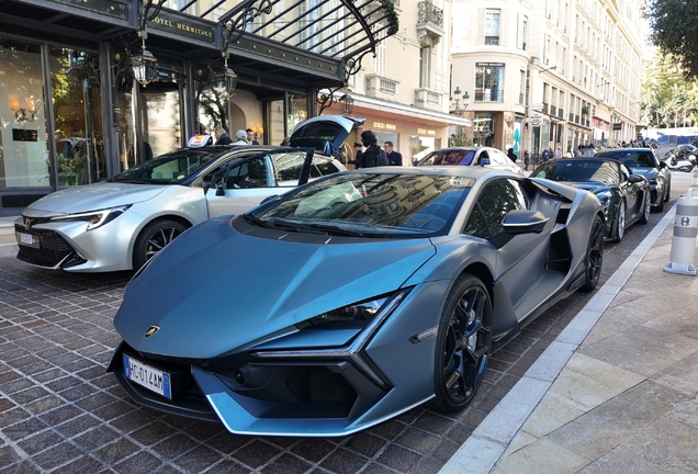 Lamborghini Revuelto