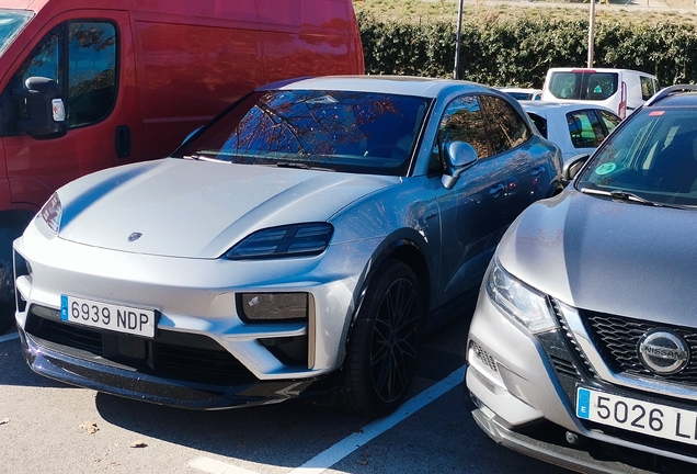 Porsche Macan EV Turbo