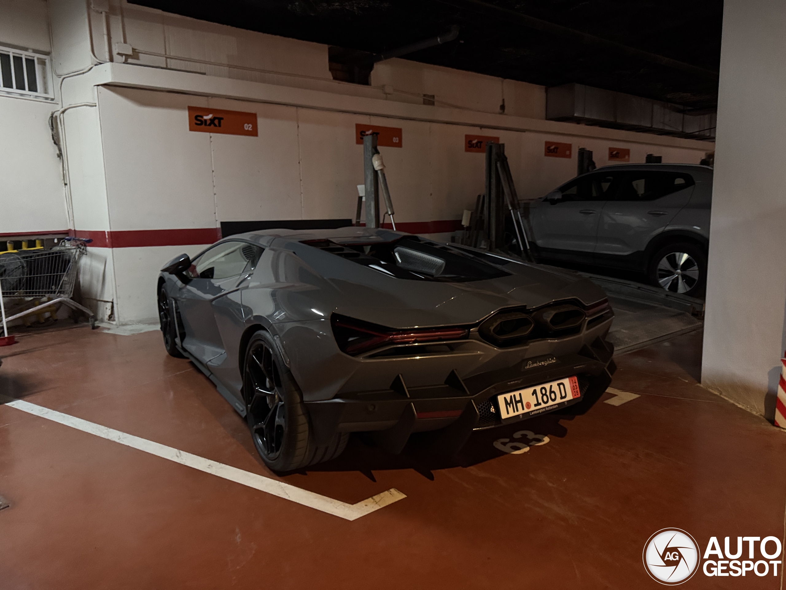 Lamborghini Revuelto