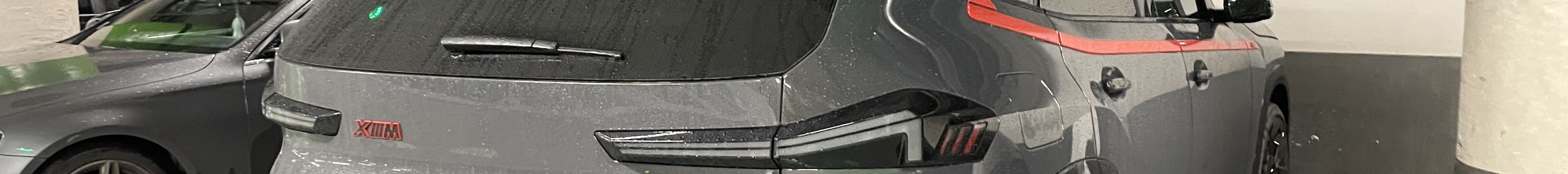 BMW XM G09 Label Red