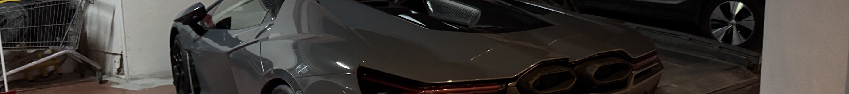 Lamborghini Revuelto