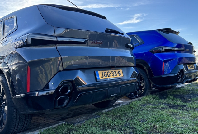 BMW XM G09 Label Red