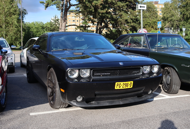 Dodge Challenger SRT-8