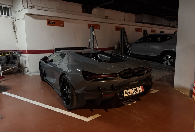 Lamborghini Revuelto