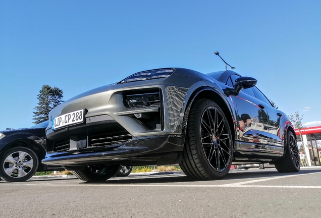 Porsche Macan EV Turbo