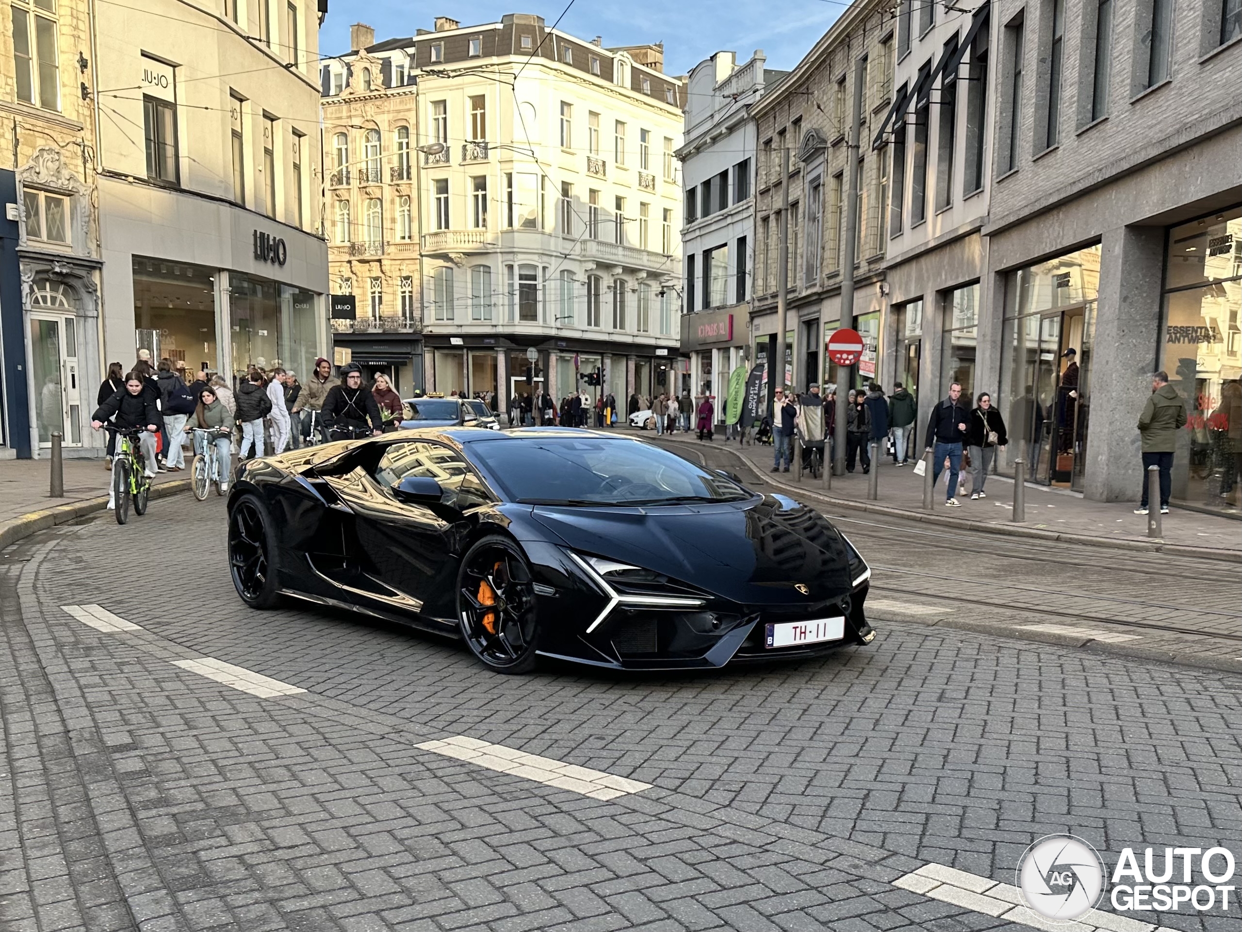 Lamborghini Revuelto