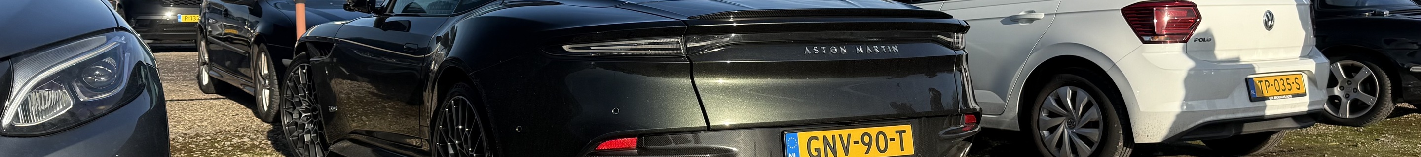 Aston Martin DBS 770 Ultimate Volante