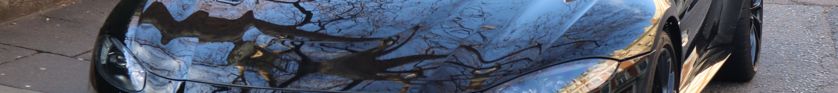 Aston Martin V8 Vantage 2018