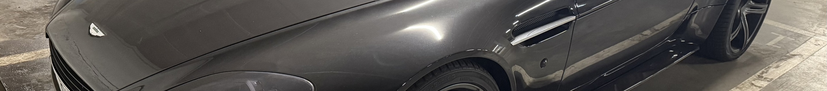 Aston Martin V8 Vantage Roadster