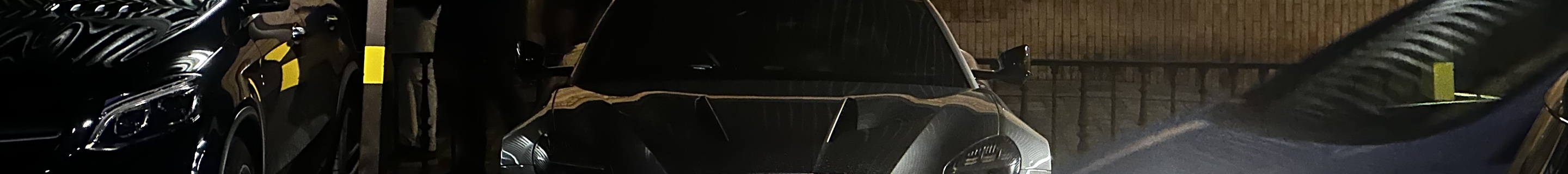 Aston Martin Vanquish 2025