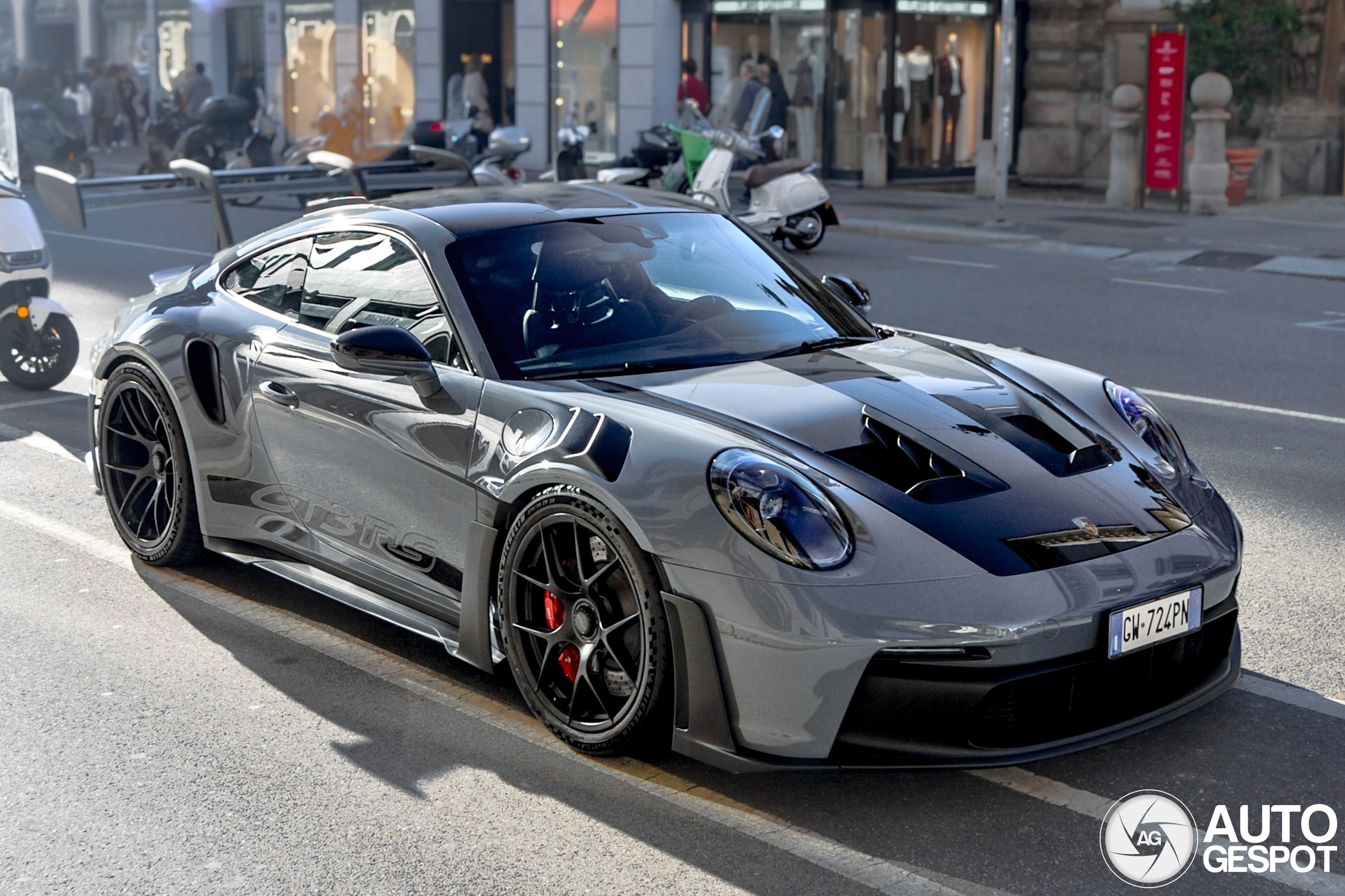 Porsche 992 GT3 RS MkI Weissach Package