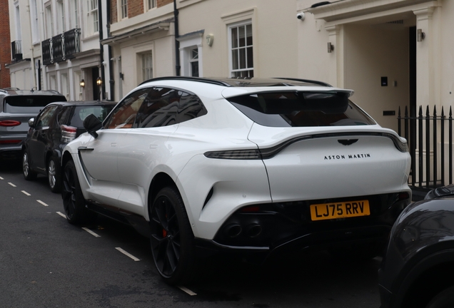 Aston Martin DBX707