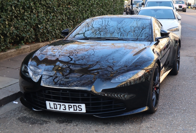 Aston Martin V8 Vantage 2018