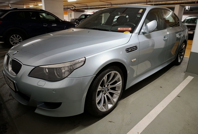 BMW M5 E60 2005