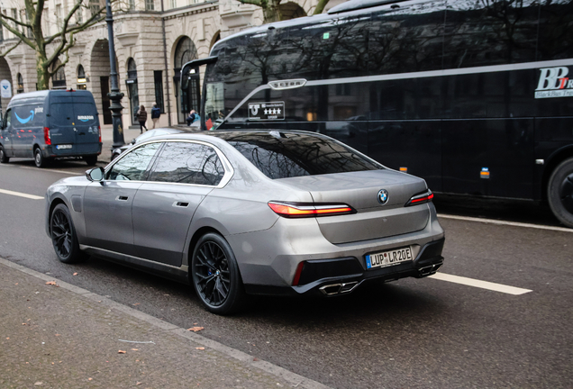 BMW M760e xDrive