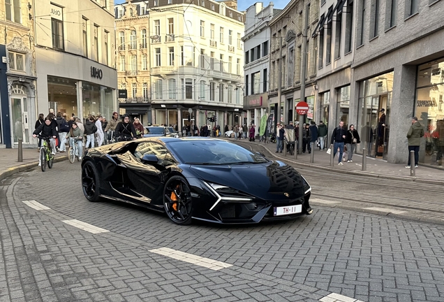 Lamborghini Revuelto