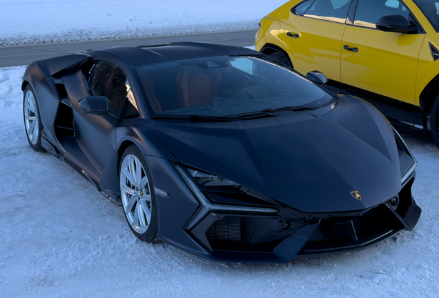 Lamborghini Revuelto
