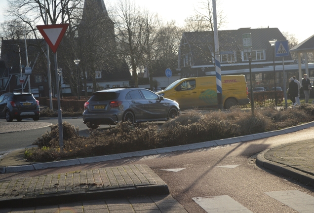 Mercedes-AMG A 45 W176 2015