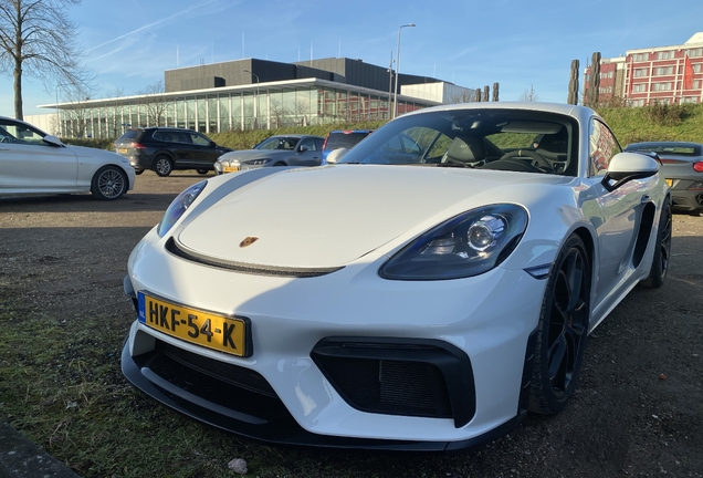 Porsche 718 Cayman GT4