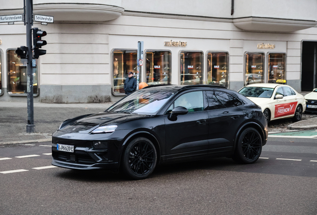 Porsche Macan EV Turbo