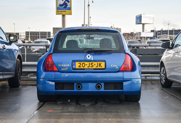 Renault Clio V6