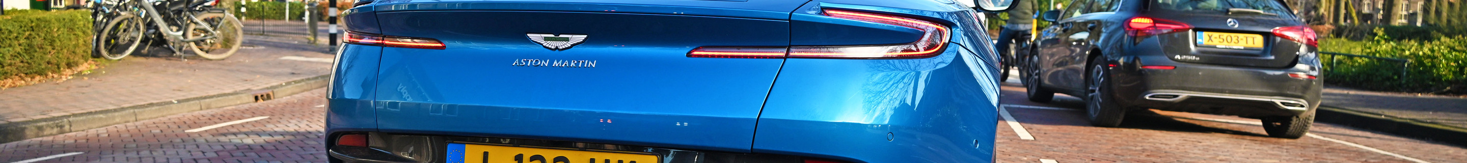 Aston Martin DB11 V8 Volante