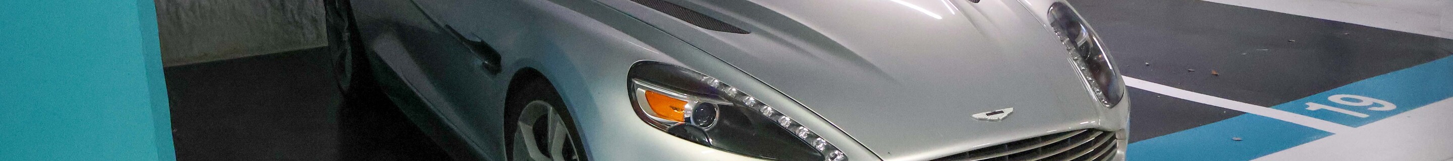 Aston Martin Vanquish S Volante 2017