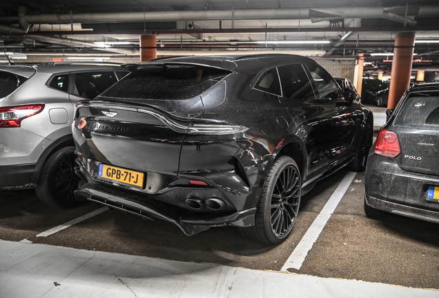Aston Martin DBX707