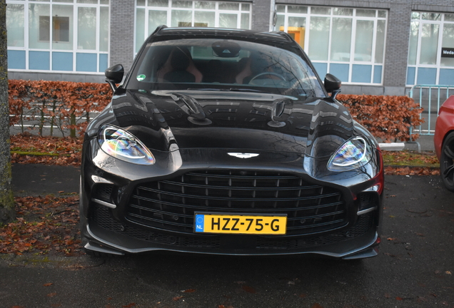 Aston Martin DBX707
