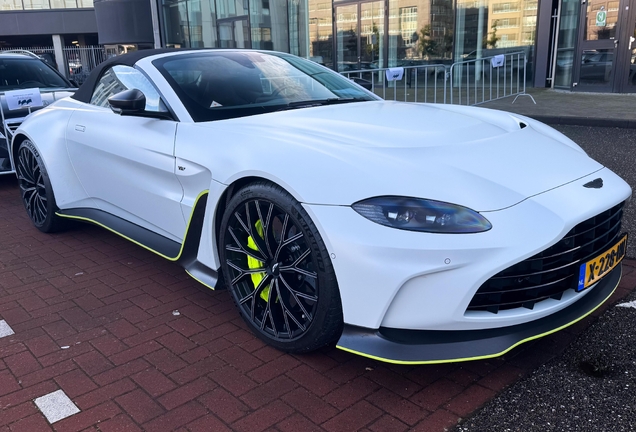 Aston Martin V12 Vantage Roadster 2023