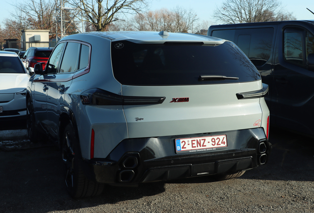 BMW XM G09 Label Red