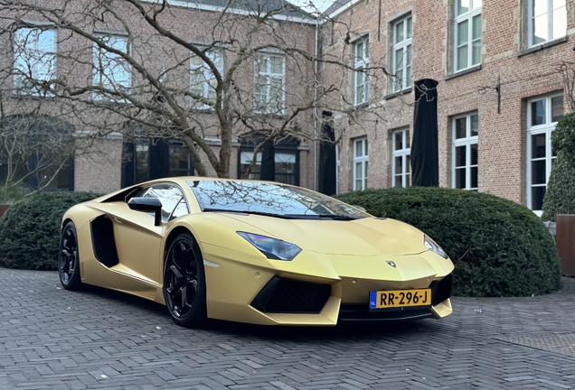 Lamborghini Aventador LP700-4