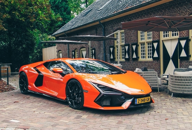 Lamborghini Revuelto