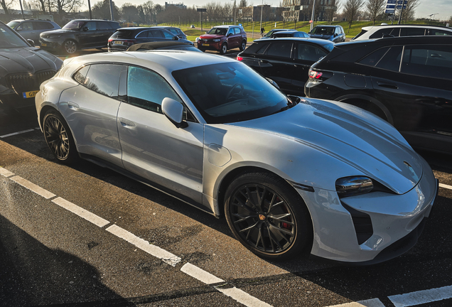 Porsche Taycan GTS Sport Turismo